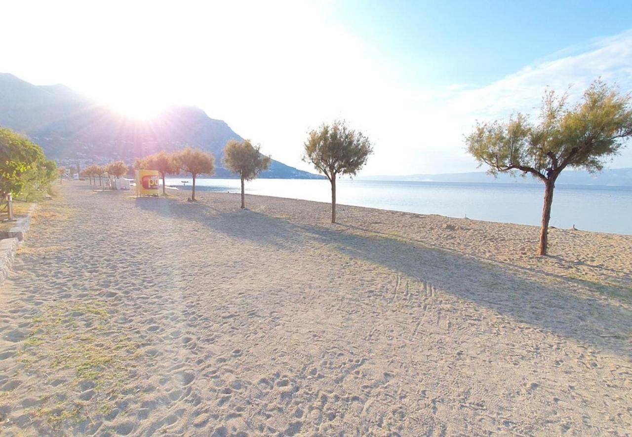 Sandy Beach Apartment أوميس المظهر الخارجي الصورة