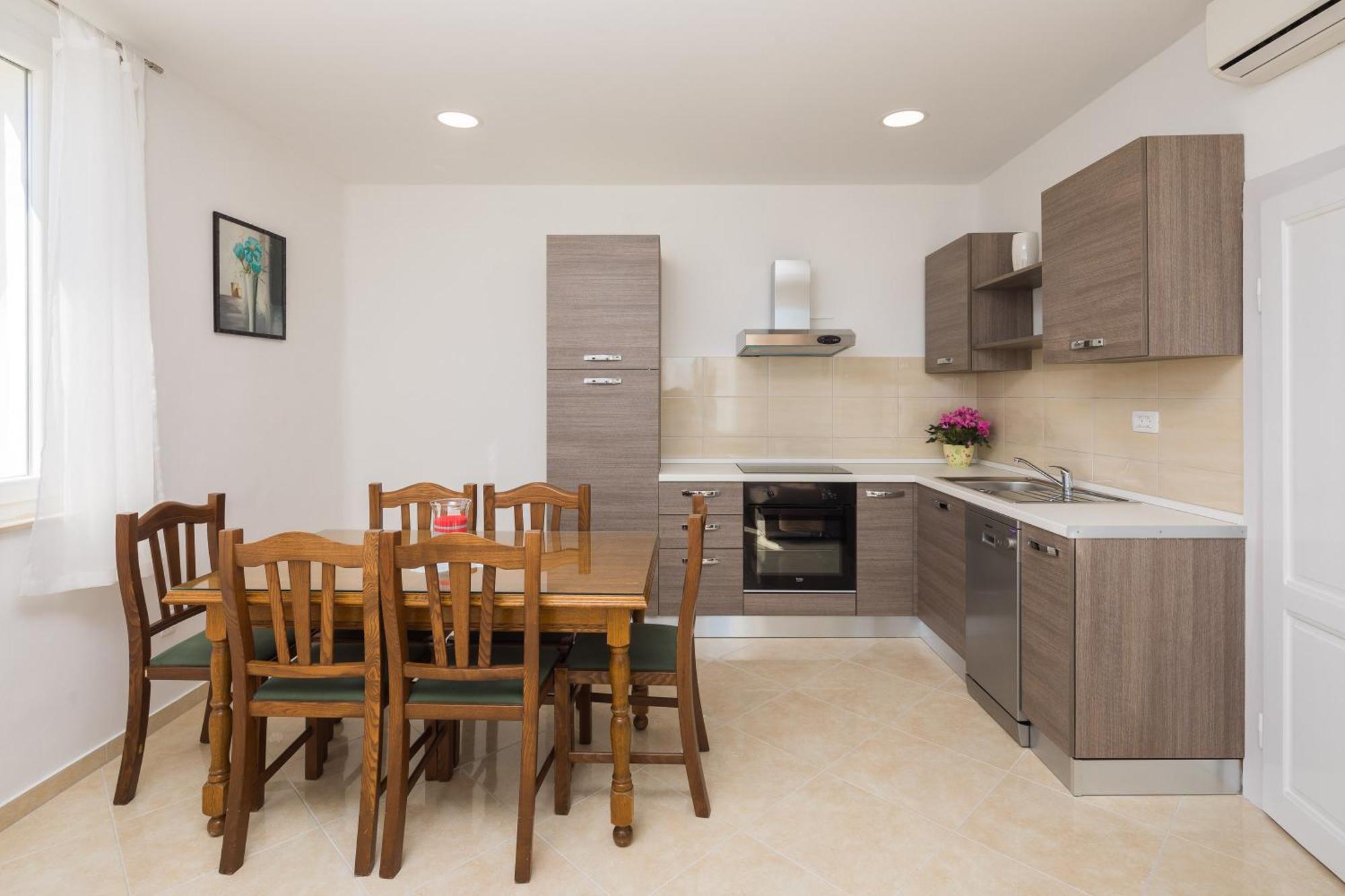 Sandy Beach Apartment أوميس المظهر الخارجي الصورة