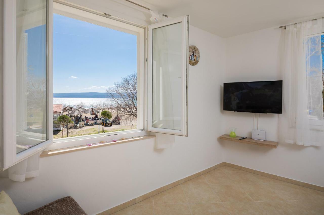 Sandy Beach Apartment أوميس المظهر الخارجي الصورة